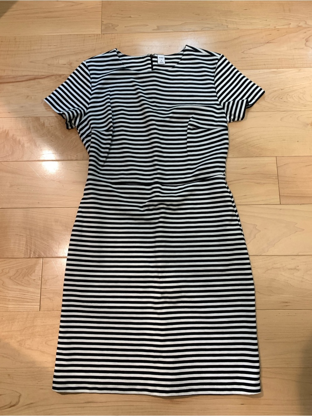 Old Navy B/W Striped Ponte Knit Short Sleeve Dress | Medium